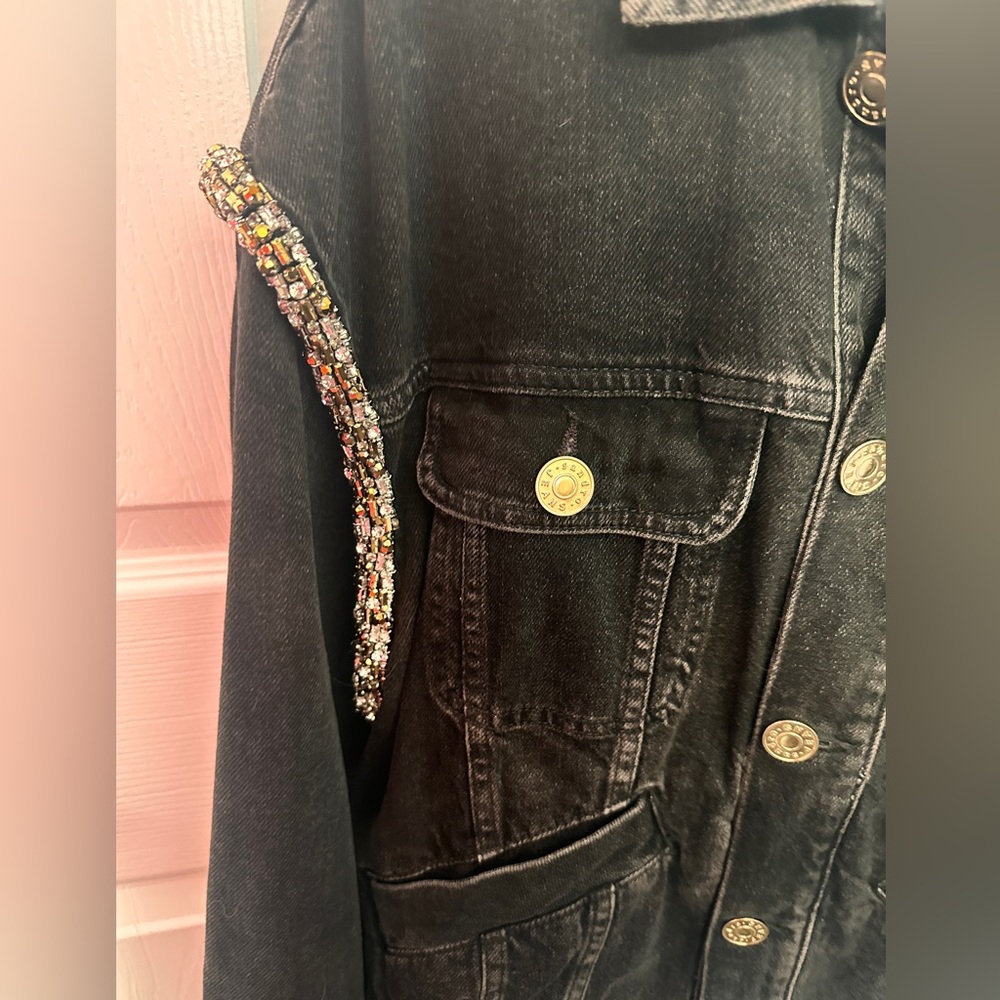 Elegant Black Jean Jacket with Gold Detailing - Picture 10 of 10